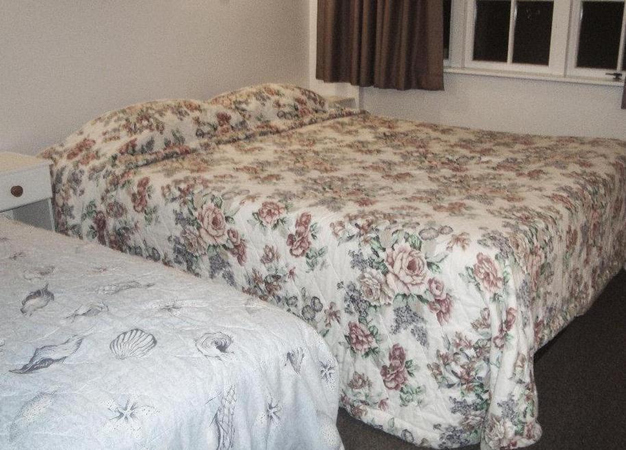 Browns Bay Olive Tree Motel & Apartment Okura Bush Room photo