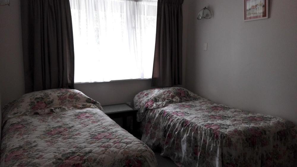 Browns Bay Olive Tree Motel & Apartment Okura Bush Exterior photo